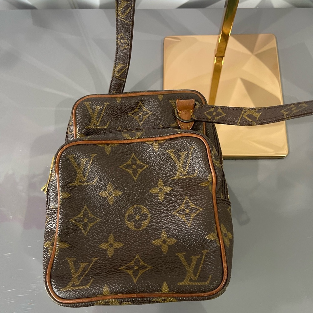 🌟AUTHENTIC🌟LOUIS VUITTON MONOGRAM AMAZON CROSSBODY BAG